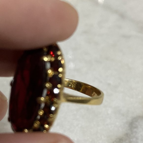 Heavy Antique 18K Yellow Gold Ring with Large Natural Garnet - Picture 12 of 12